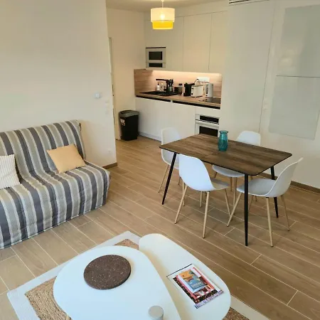 Apartment Beautiful New And Bright Sable & Sel *