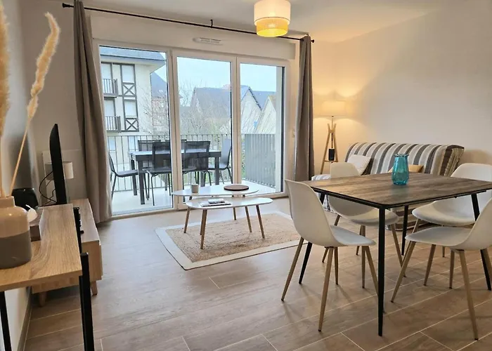 Apartment Beautiful New And Bright Sable & Sel *